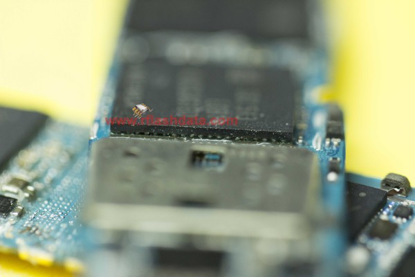 UFS memory chip without chip off